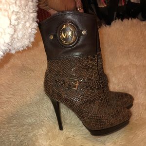 ⭐️⭐️ Michael Kors Booties ⭐️⭐️